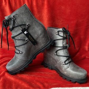 Sorel Women's Joan of Arctic Wedge III Lace Boot (size 7.5)